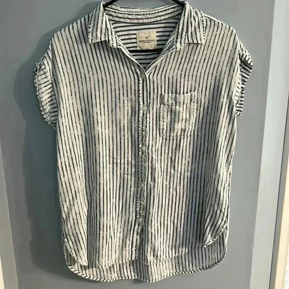 Women’s America Eagle short sleeve shirt super soft size XS - Picture 1 of 4